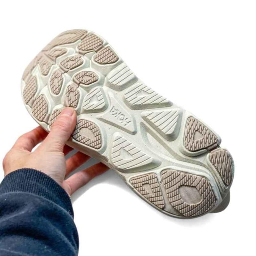 HOKA Clifton 10