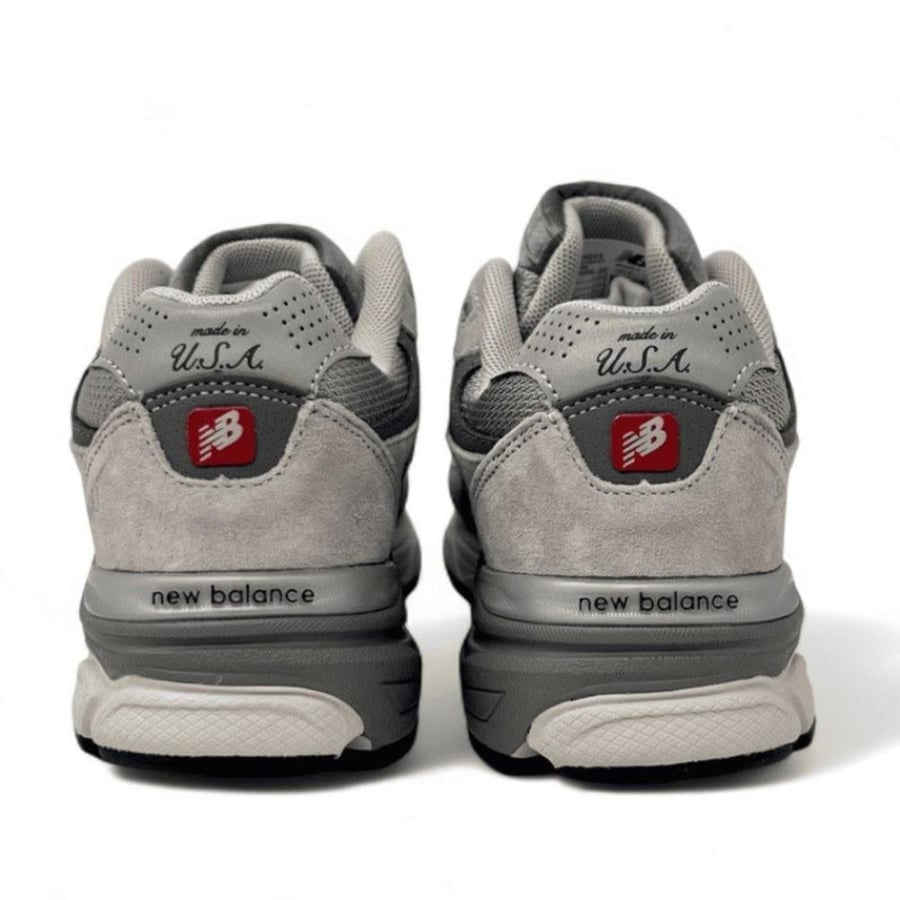 NEW BALANCE M990