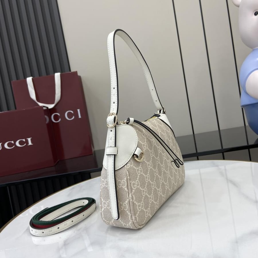 شنطة كتف جوتشي متوسطة Medium Shoulder Bag