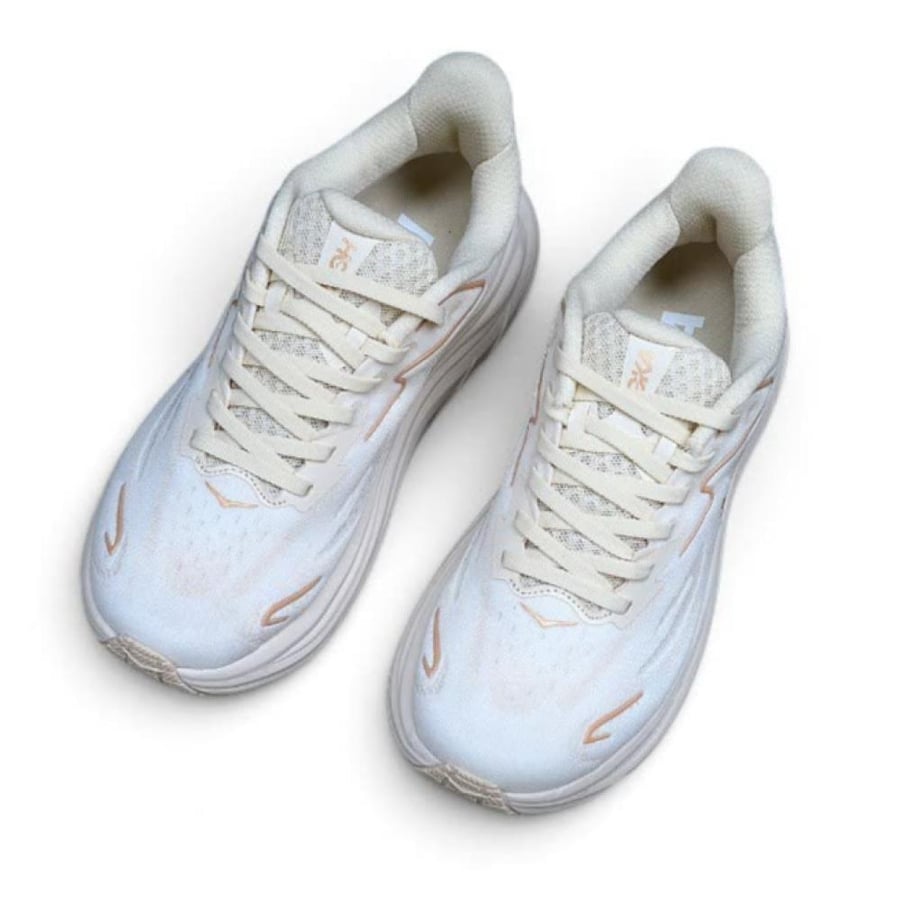 HOKA Clifton 10