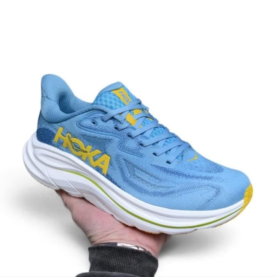 HOKA Clifton 10