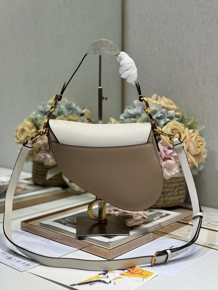 شنطة سادل ديور Dior Saddle