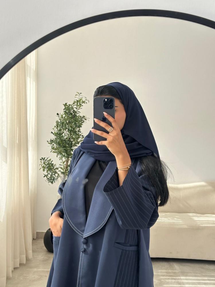 عبايه عملية كحلي ساده و مقلم