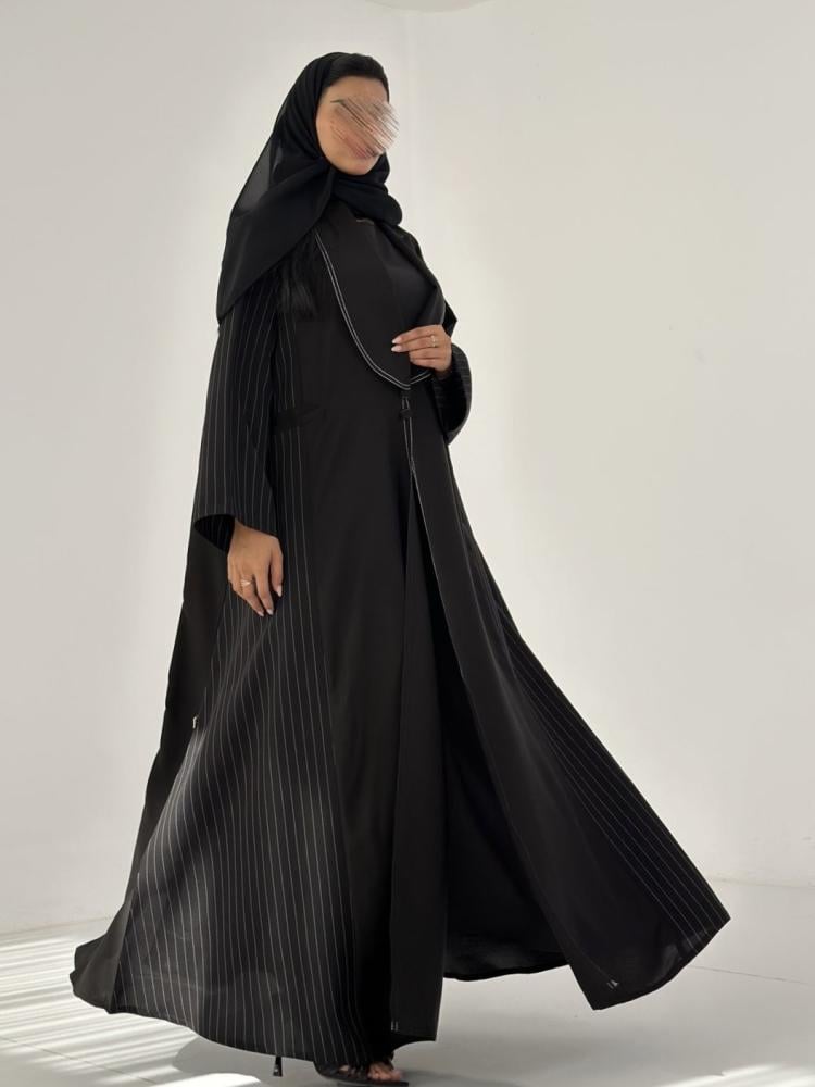 عبايه عملية اسود مقلم و ساده