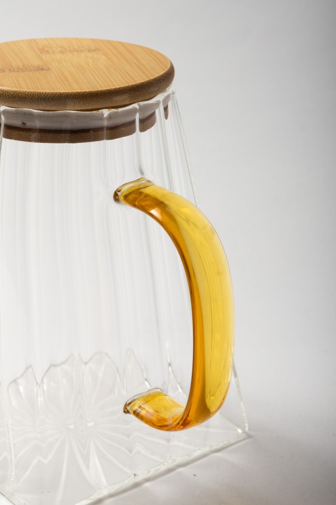 Glass tea cooler resistant to heat in different sizes
