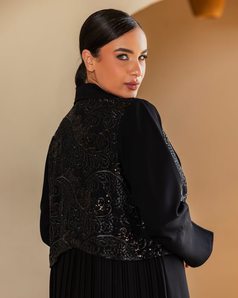 Black Abaya crepe pleats with black embroidery