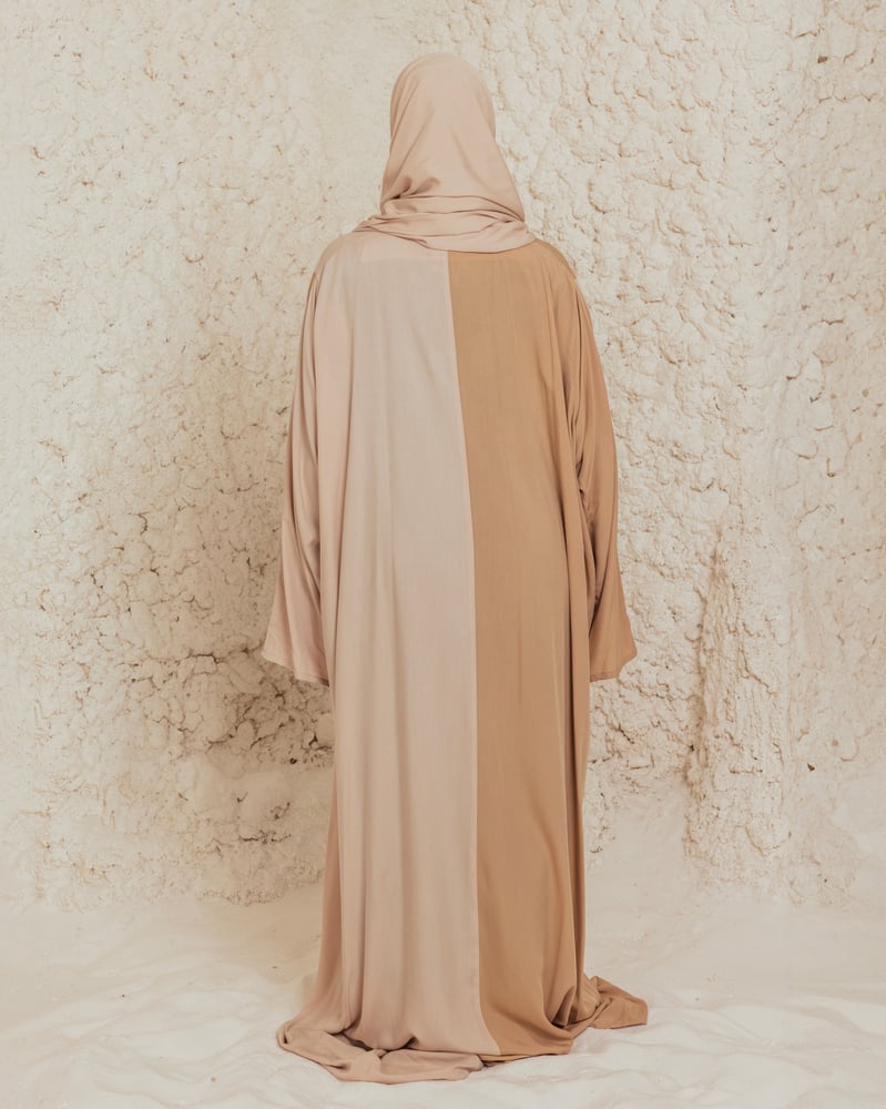 شرشف صلاة بلونين البيج والكافيه الفاتح-سحاب