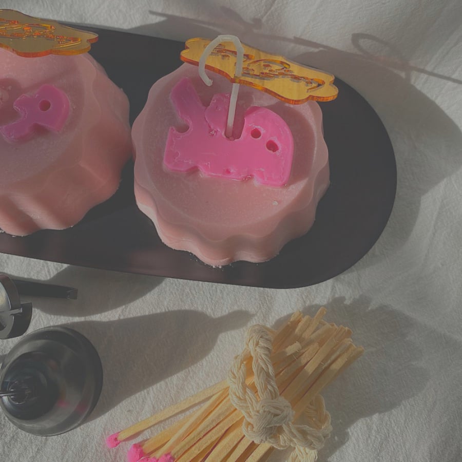 Two candles, hello and welcome