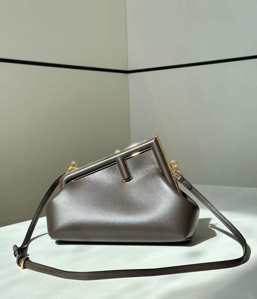 شنطة فندي cm26