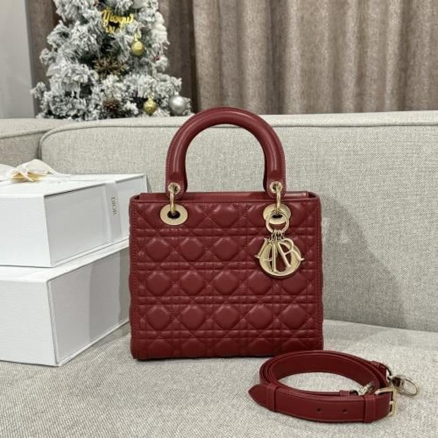 شنطة ديور