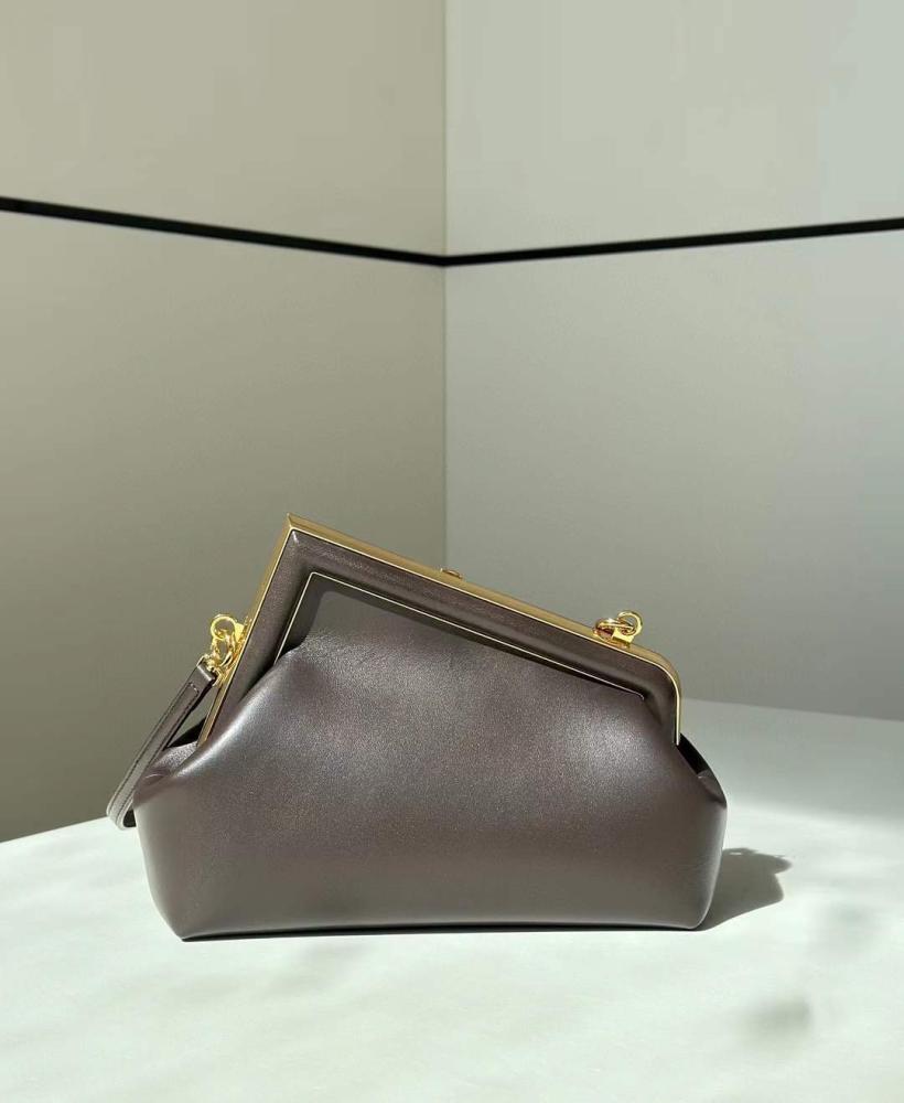 شنطة فندي cm26