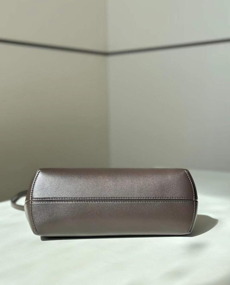 شنطة فندي cm26
