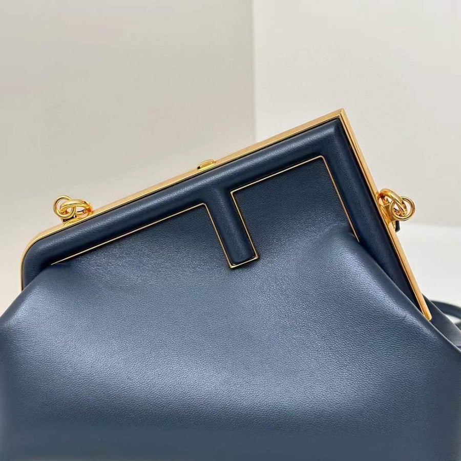 شنطة فندي cm26