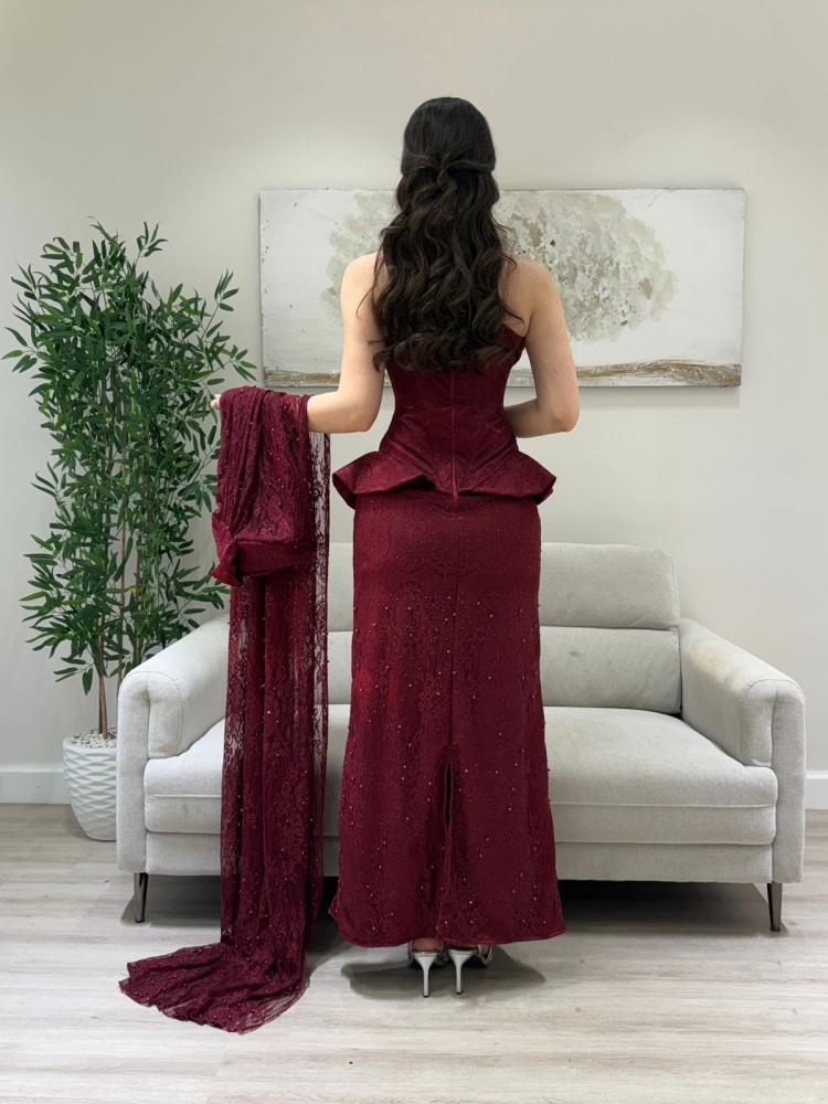فستان سهرة أحمر  داكن