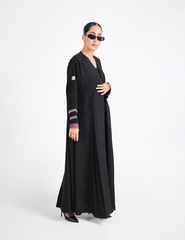 Silk abaya washed with a soft and flowing cut