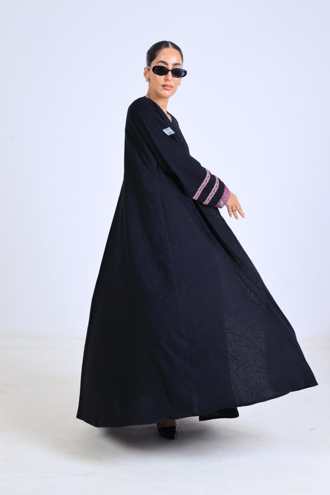 Silk abaya washed with a soft and flowing cut