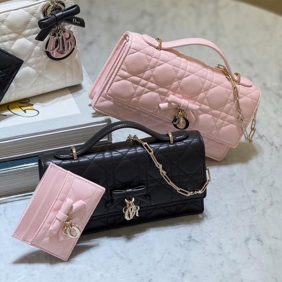 شنطة ديور Dior بفيونكة إصدار 2026 ( اسود )