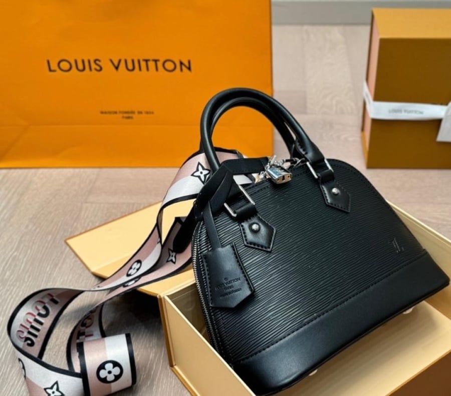 شنطه لوي فيتون| LV