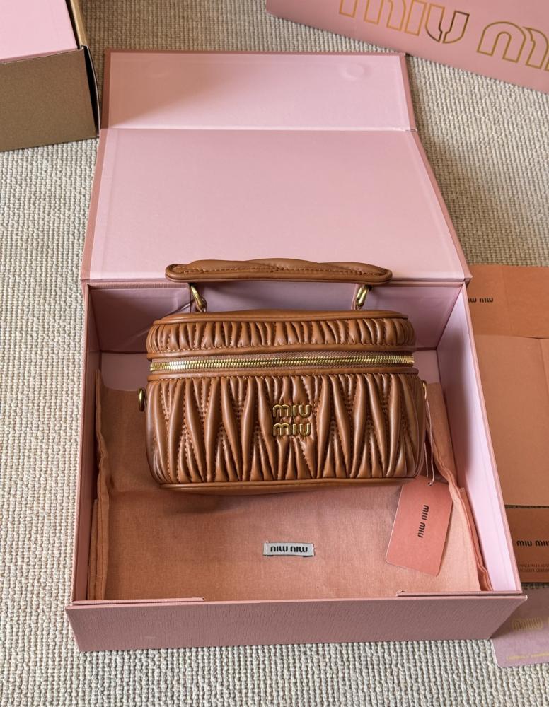 شنطه ميو ميو| miumiu