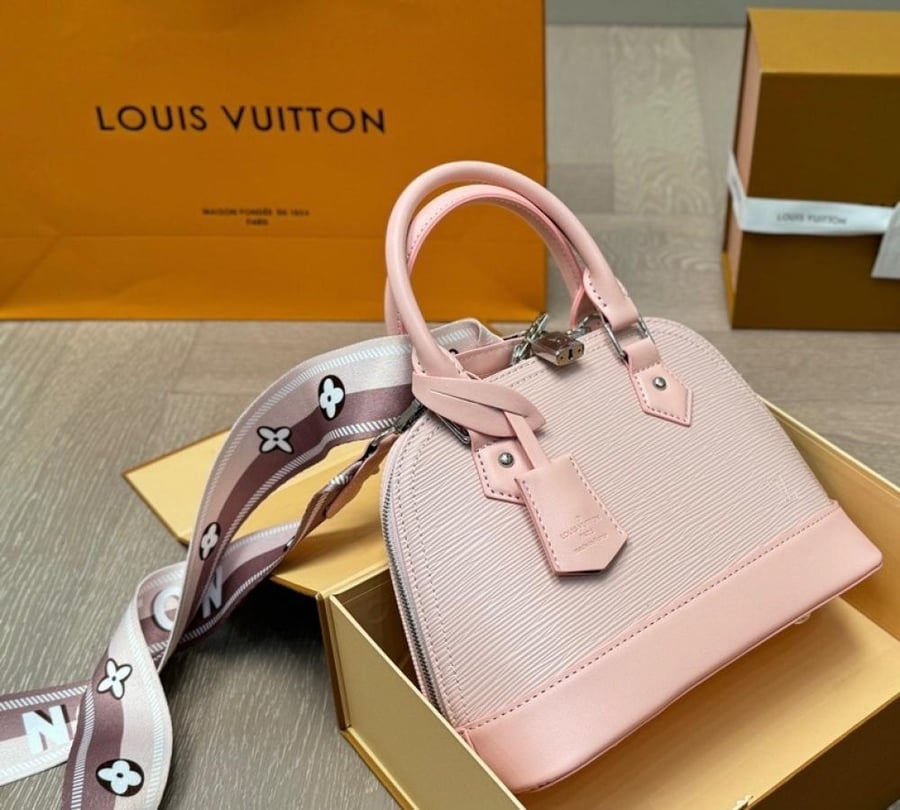 شنطه لوي فيتون| LV