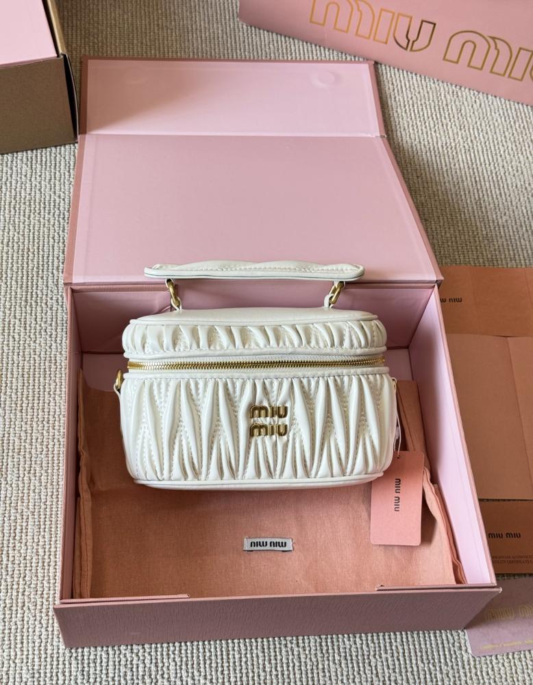 شنطه ميو ميو| miumiu