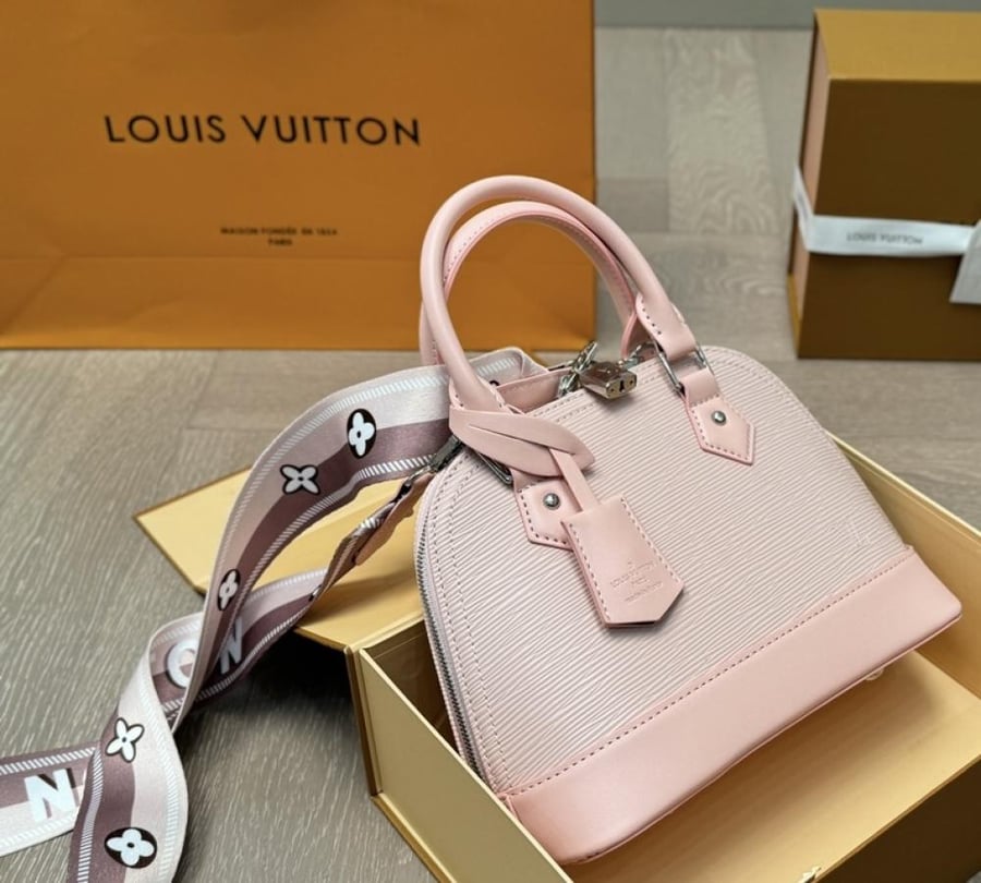 شنطه لوي فيتون| LV