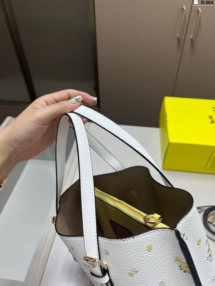 شنطه كوتش |coach