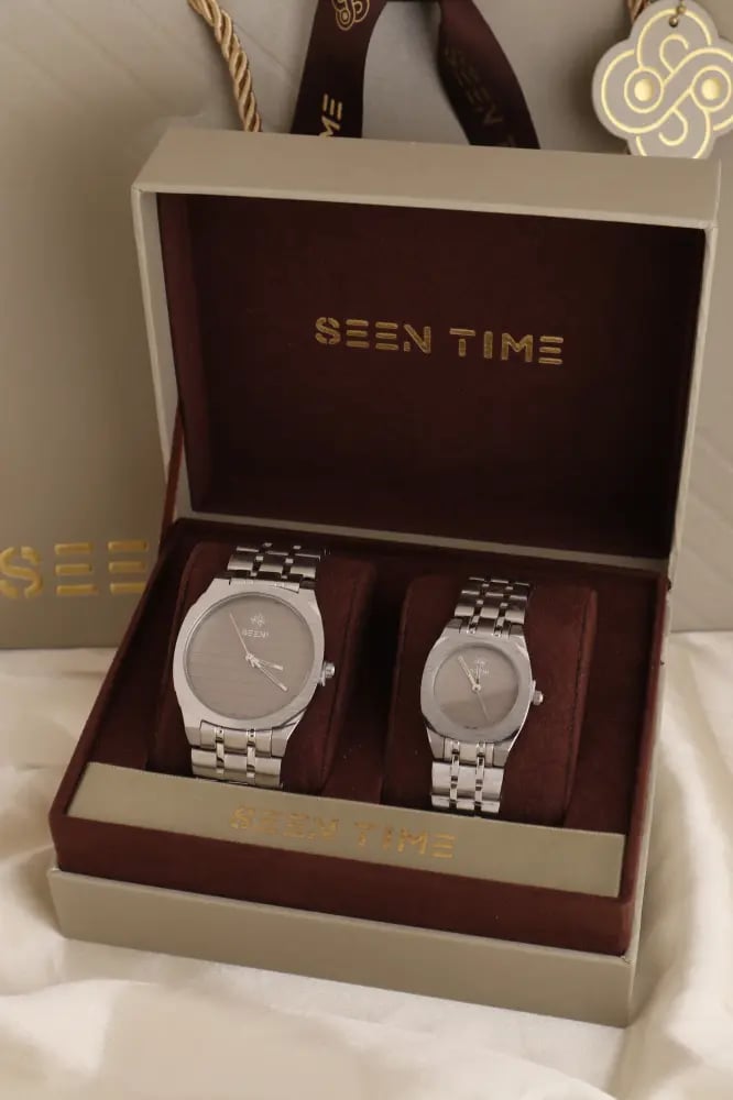طقم ساعات SEEN TIME رجالي ونسائي بعلبة هدايا بلون فضي ورمادي