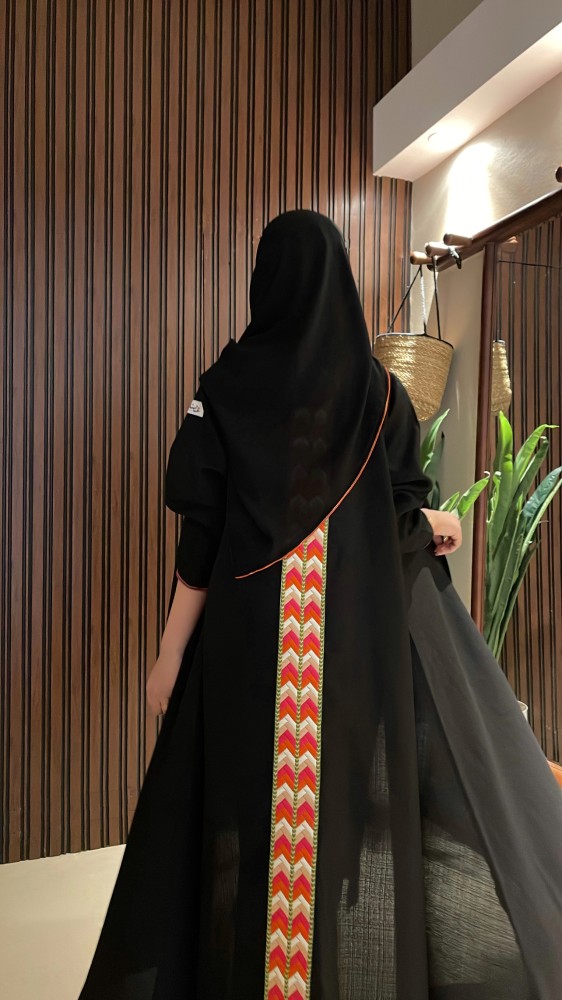 لينن أسود