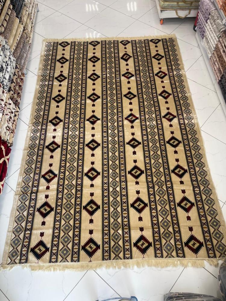 ‏فرشات قطيفة تركية 2*3  سكري