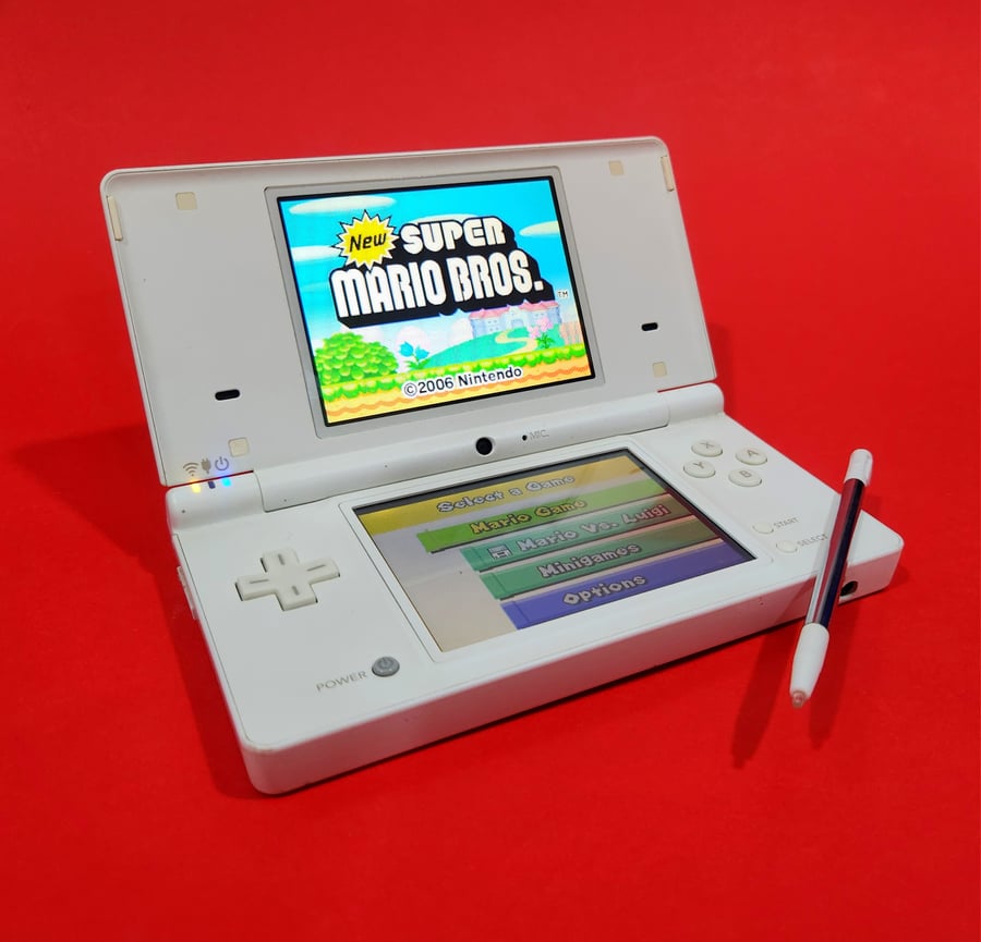 Nintend DSi White
