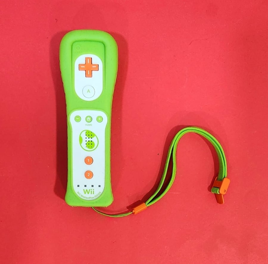 Official Wii mote with Motion Plus