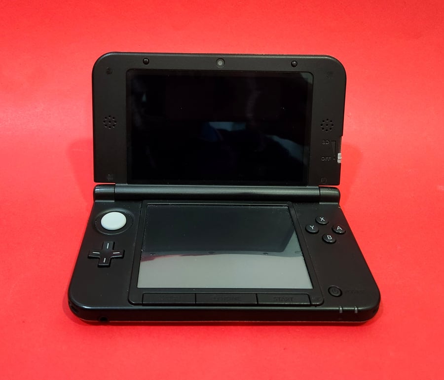 Nintendo 3DS LL (modded)