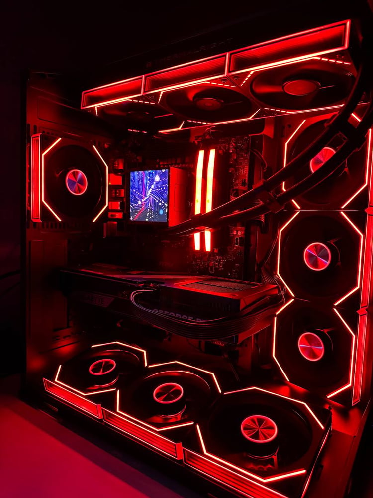 تجميعة بي سي RTX 5070 Ti و Ryen 7 7800X3D