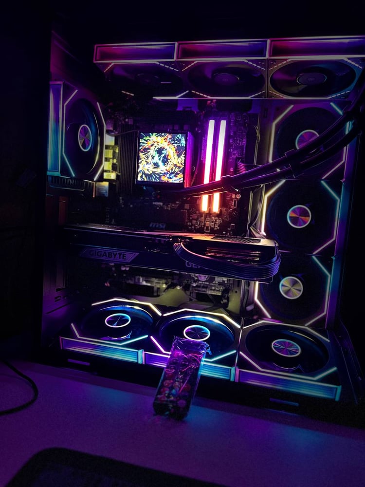 تجميعة بي سي RTX 5070 Ti و Ryen 7 7800X3D