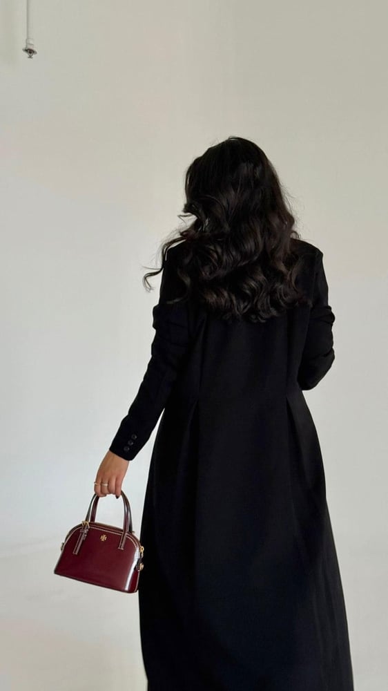 عبايات اسود ساده