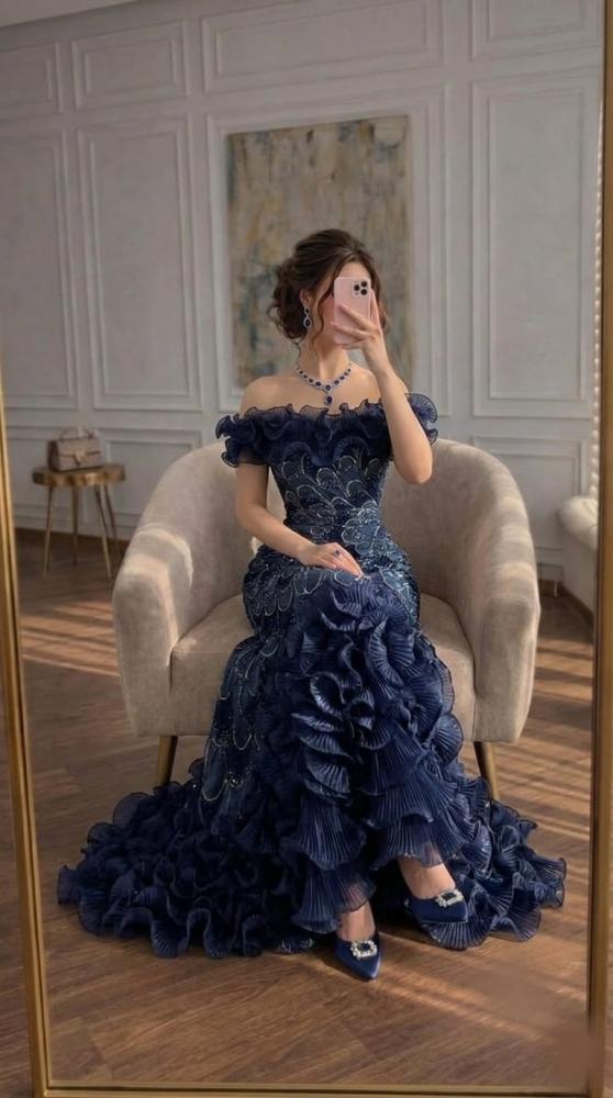 فستان سهرة فاخر باربي خرز اللامع بتصميم ذيل سمكة والكشكشة المتموجة
