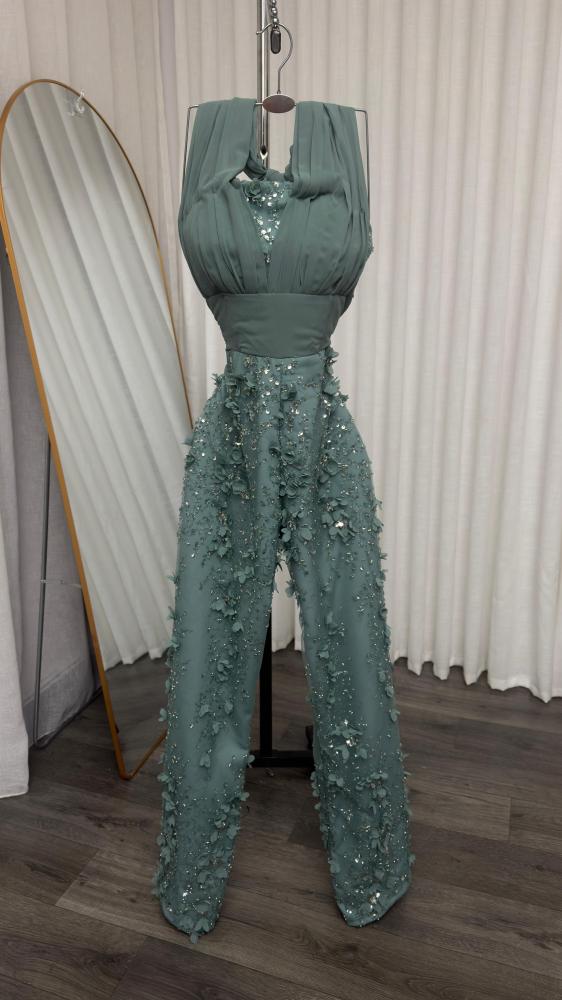 جمبسوت سهرة نسائي باللون الأخضر المائل للرمادي