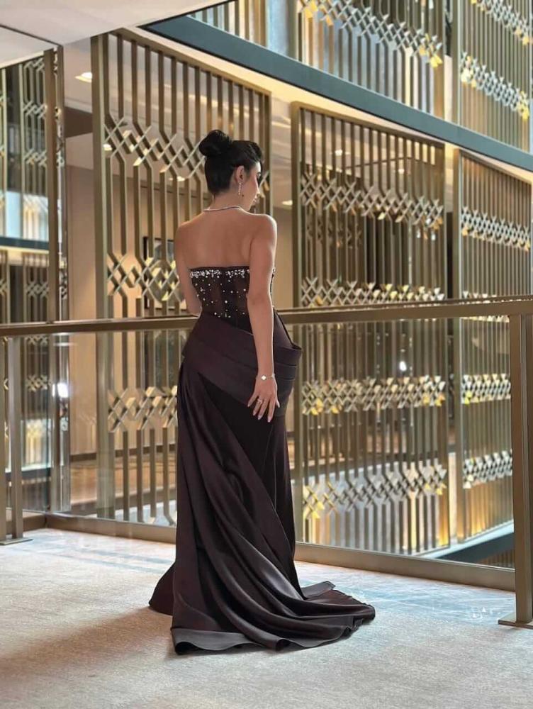 Women's evening dress made of Barbie fabric and luxurious taffeta with an elegant design and shiny decorations - multiple sizes available