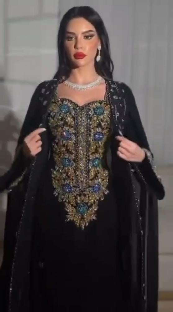 جلابية سهرة فاخرة قطعتين من الشيفون بتطريز يدوي أصلي وشك متقن - أسود ملكي