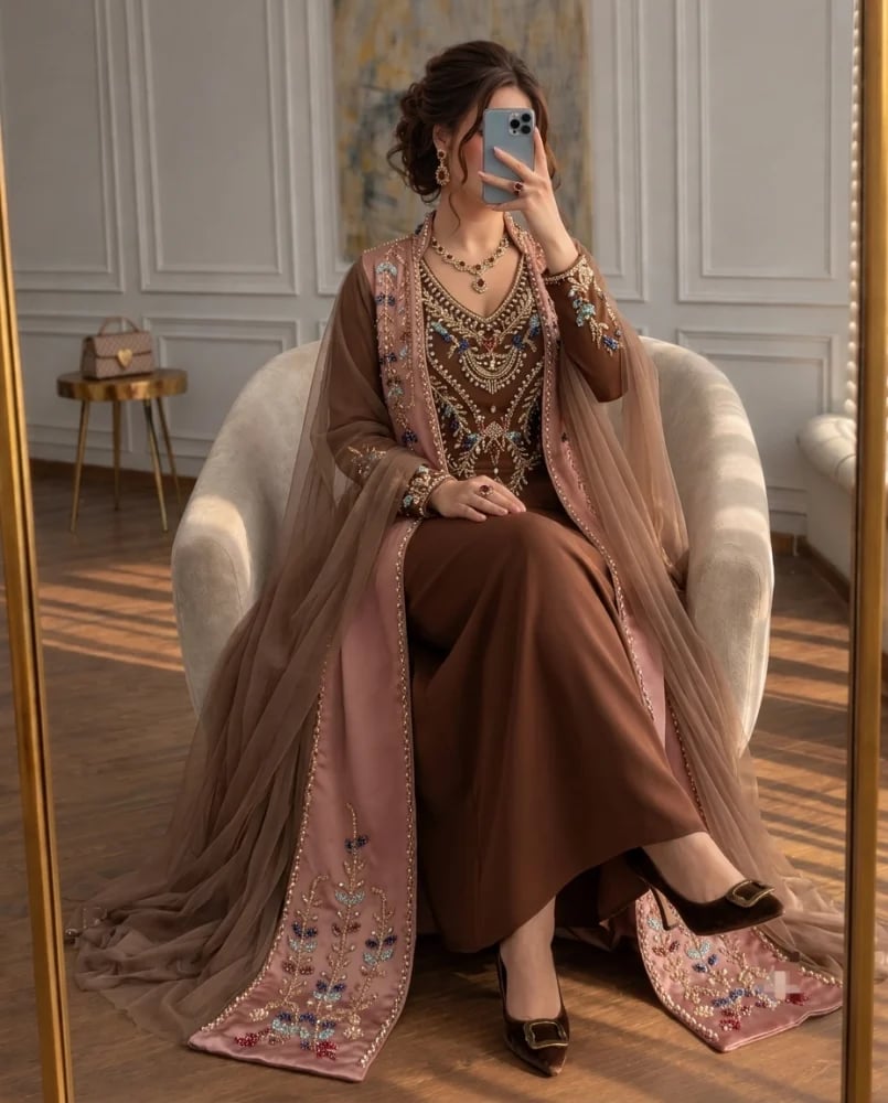 جلابية سهرة قماش باربي بتطريز يدوي أصلي