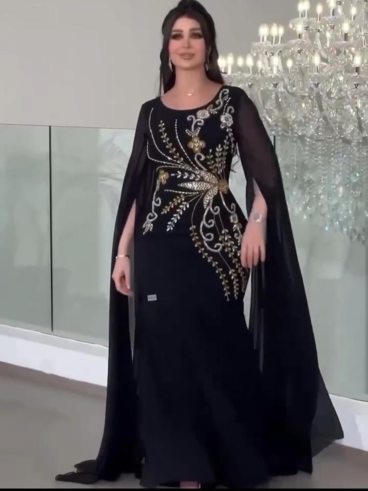 فستان سهرة أسود كاب شيفون وقماش باربي مطرز يدويا بالكريستال والذهبي