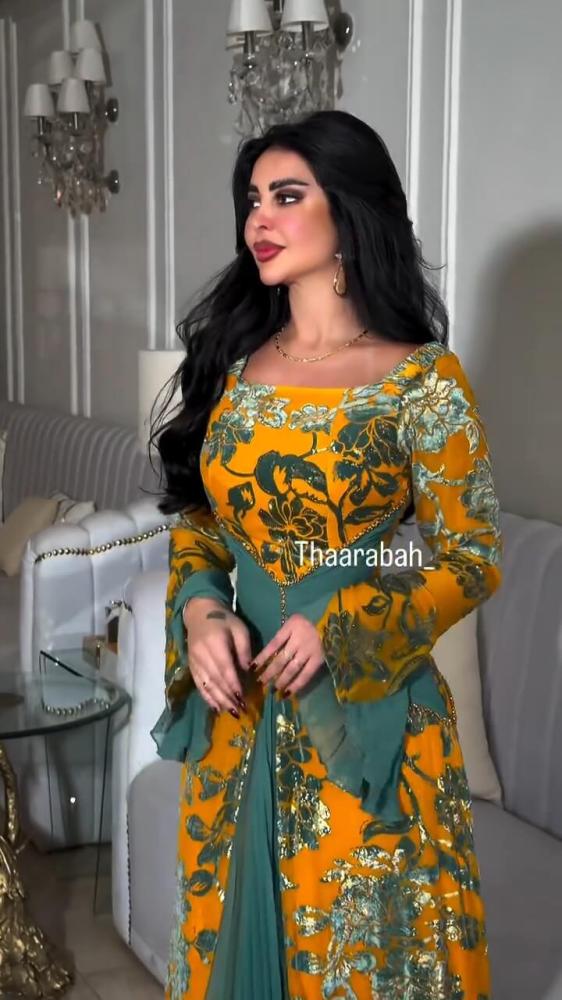 فستان سهرة ملكي أصفر بنقوش ذهبية مع كورسيه شيفون وخصر محدد - إطلالة فاخرة