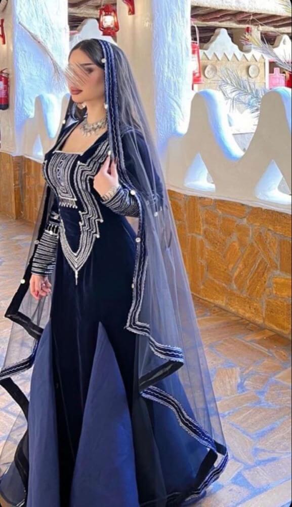 فستان عسيري مخمل مطور - أناقة التراث بلمسة ملكية