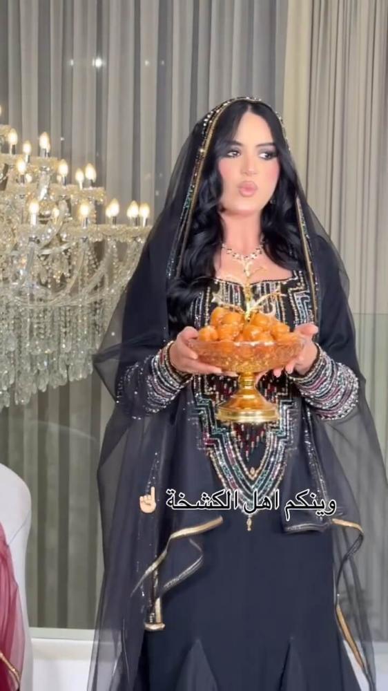 فستان سهرة باربي أسود بتطريز يدوي فاخر  | فساتين فايا