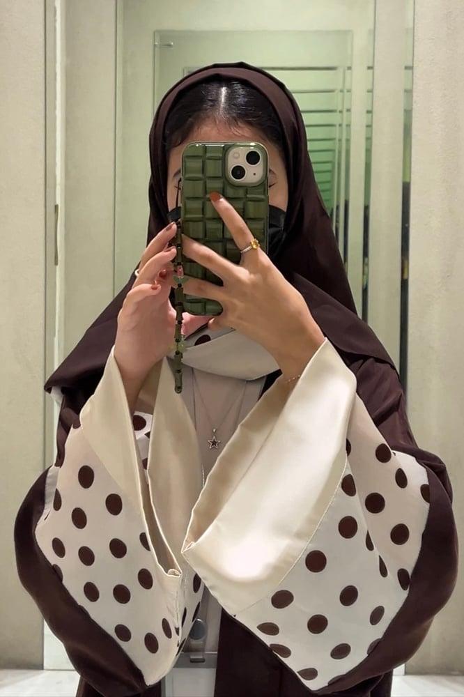 عباية Polka dots