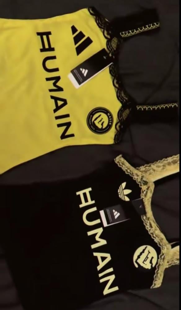 توب نسائي بطبعة نادي النصر السعودي
