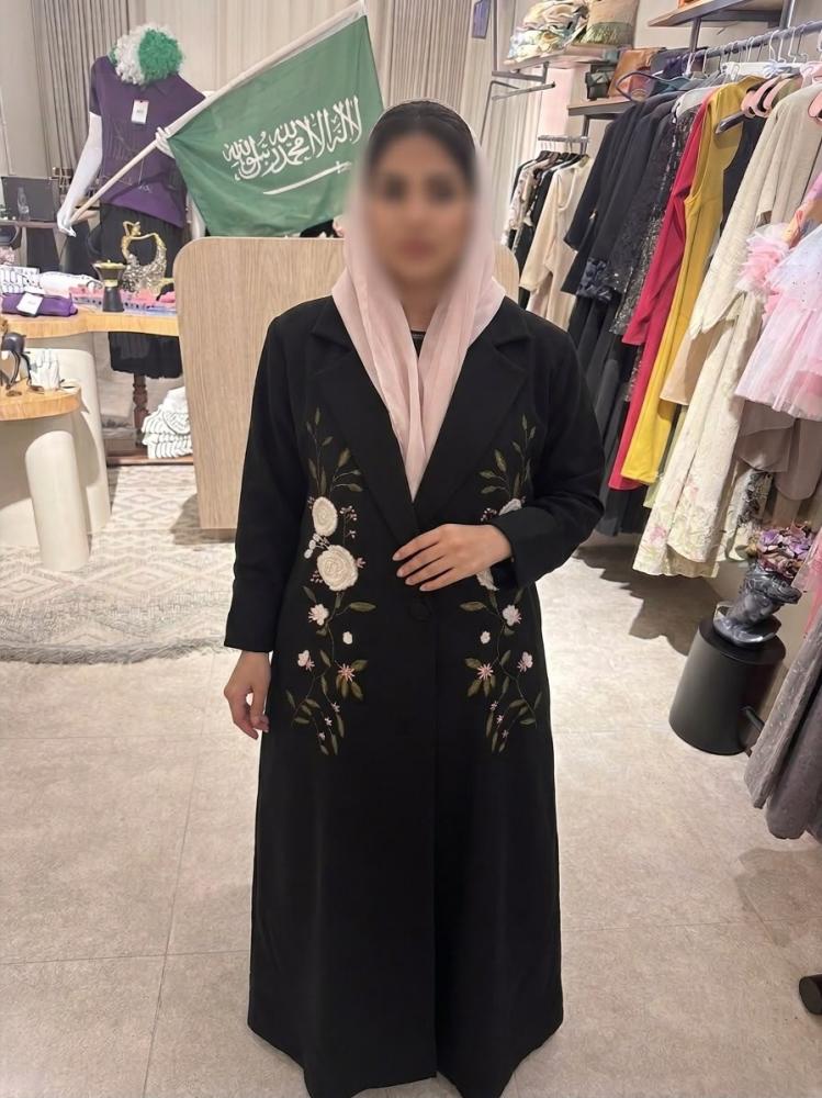 عباية بليزر تطريز ورد