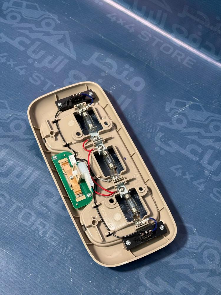 لمبة سقف لاندكروزر 98 - 2002 بيج LX470 كوبي