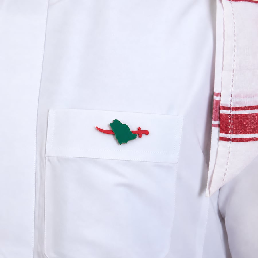 بروش بتصميم خريطة المملكة السعودية خط أحمر مع سيف دبابيس زينة